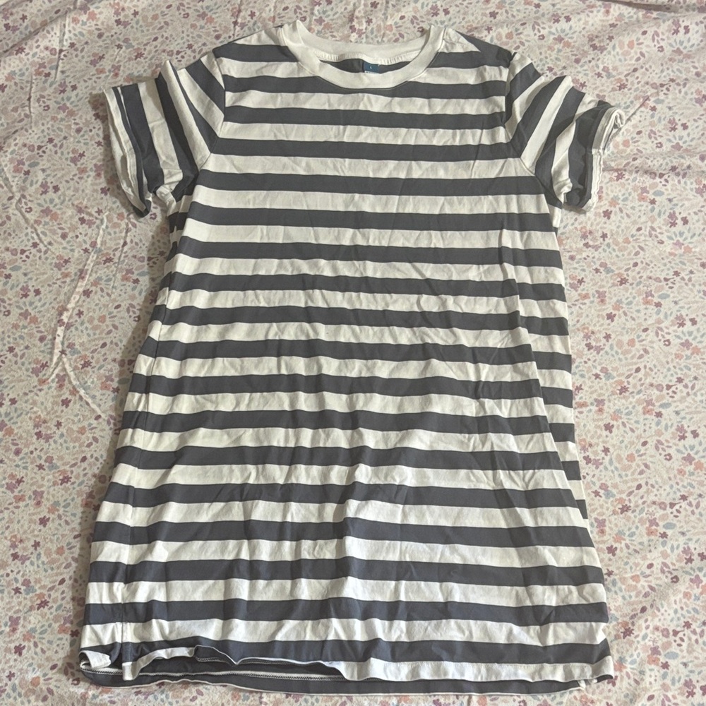 OLD NAVY | Striped Gray and White T-Shirt Dress